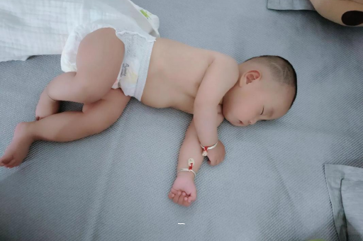 南安宝宝老打喷嚏怎么办